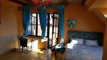 Фото номера Трехместный номер с террасой Гостевой дом Peahen Residence г. Сигулда 7