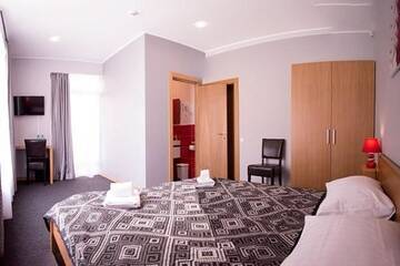 Фото номера Двухместный номер с 1 кроватью и балконом Отель Villa Vanilla г. Сигулда 17