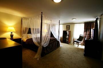 Фото номера Роскошный двухместный номер с 1 кроватью Отель Villa Alberta г. Сигулда 2