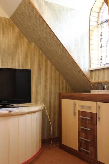 Фото номера Бюджетный одноместный номер Отель City Center Kaķis B&amp;B г. Сигулда 3